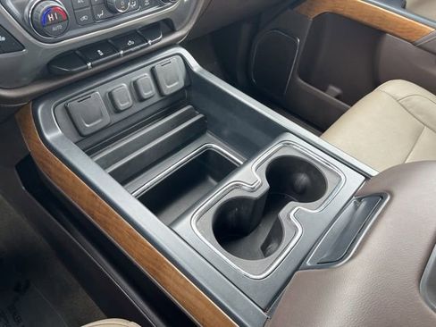 Used 2018 Chevrolet Silverado 1500 LTZ image 25