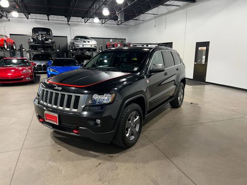 Used 2013 Jeep Grand Cherokee Trailhawk image 7