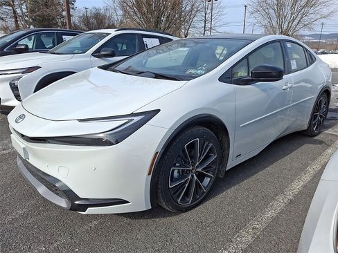 New 2026 Toyota Prius XLE image 2