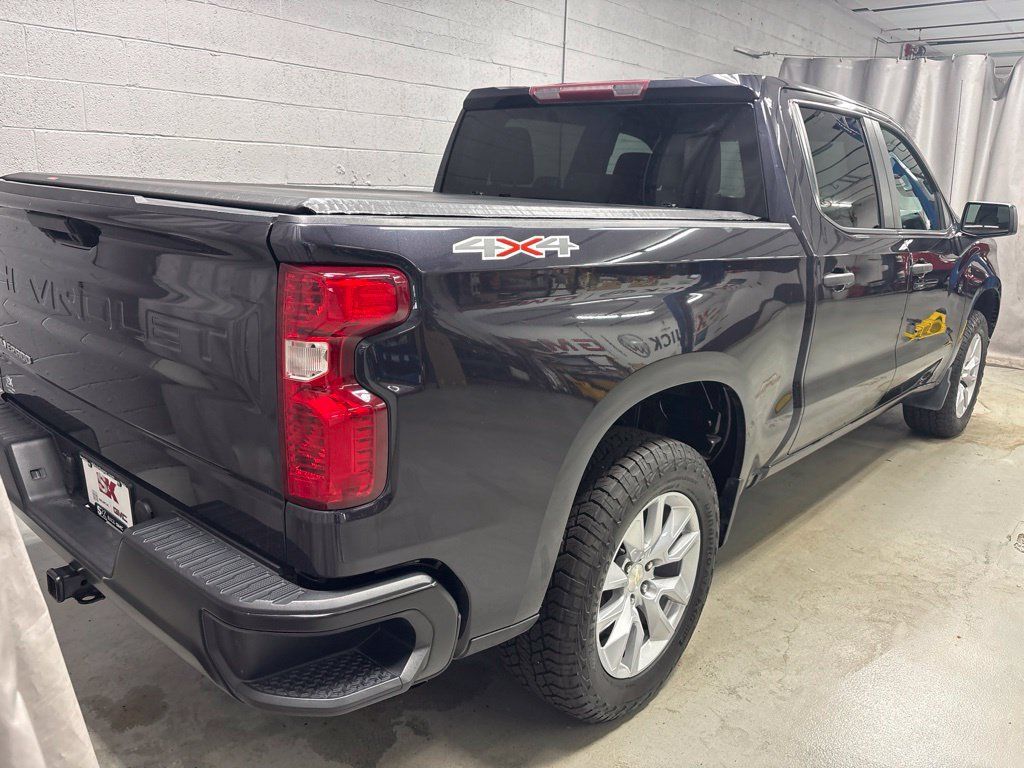 Used 2022 Chevrolet Silverado 1500 W/T w/ WT Value Package AWD/4WD image 2