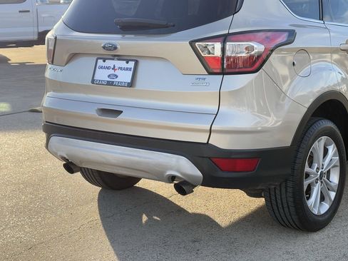 Used 2018 Ford Escape SE image 7
