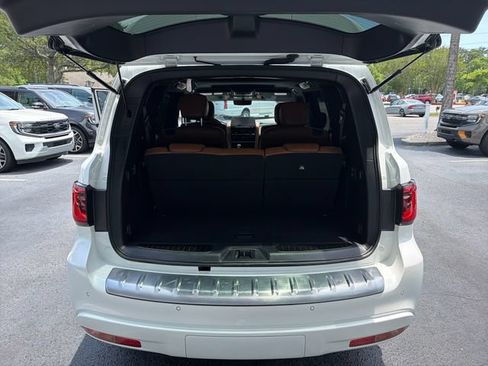 Used 2024 INFINITI QX80 Sensory AWD/4WD image 11