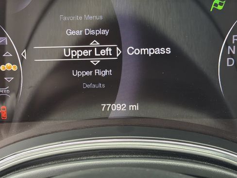 Used 2019 Jeep Grand Cherokee Laredo RWD image 29