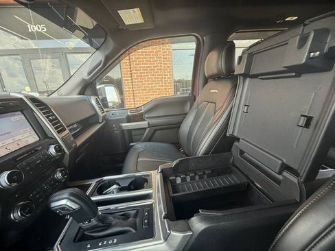 Used 2017 Ford F150 Platinum w/ Equipment Group 701A Luxury AWD/4WD image 27