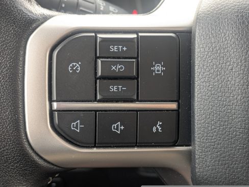 Certified 2024 Ford Expedition XLT image 28