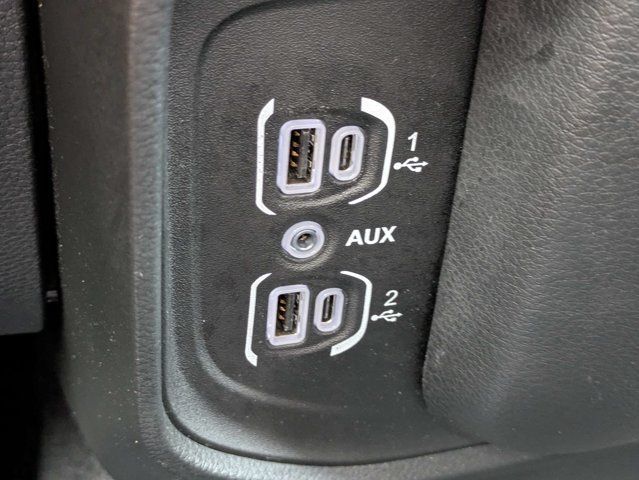 Used 2025 RAM 1500 Warlock AWD/4WD image 21