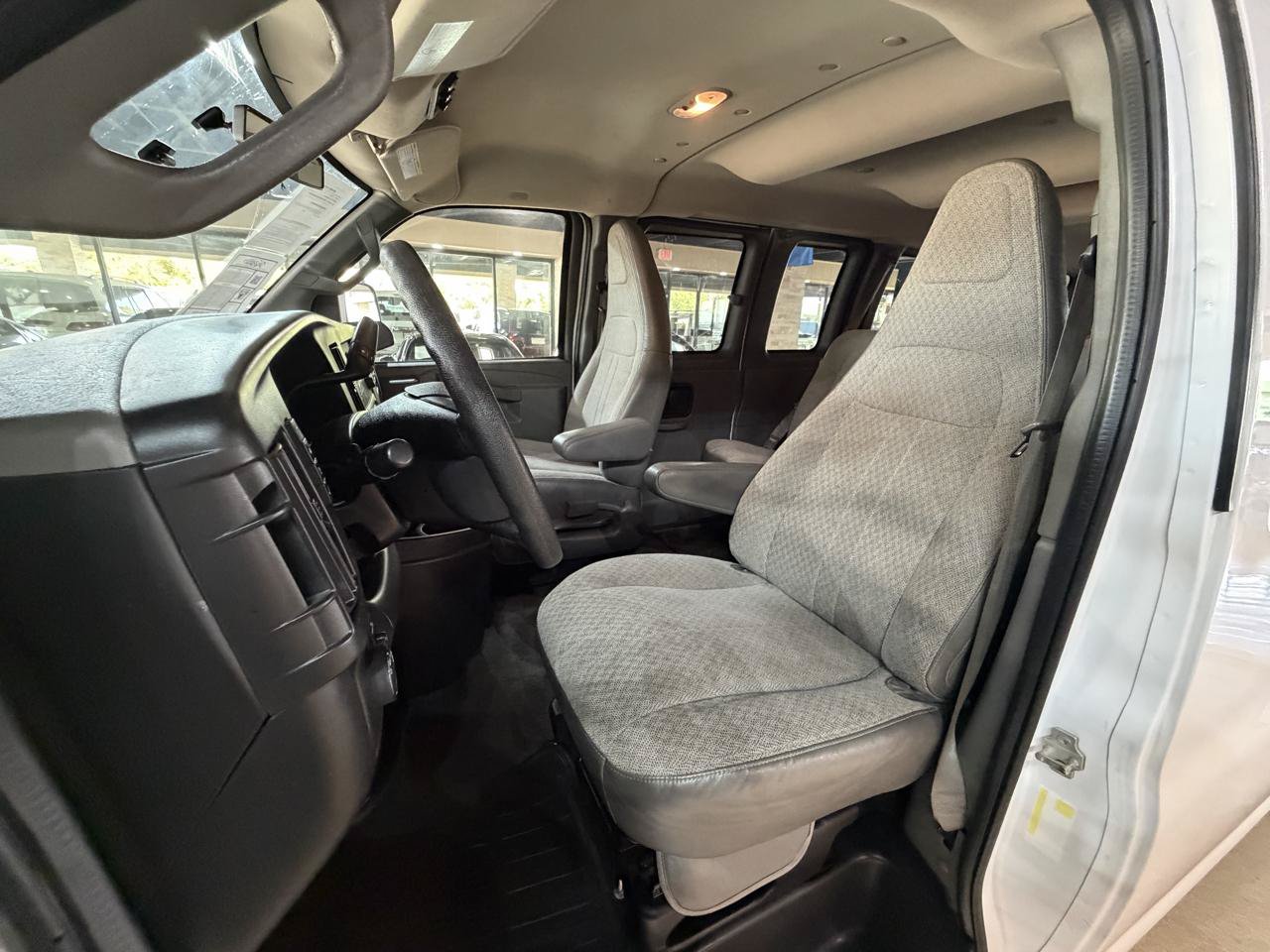 Used 2016 Chevrolet Express 3500 LT w/ LT Preferred Equipment Group RWD image 32