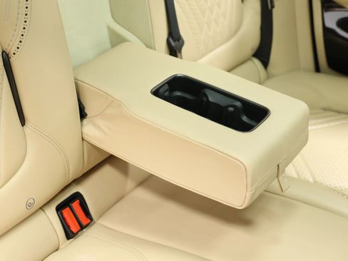 Used 2021 Aston Martin DBX image 81