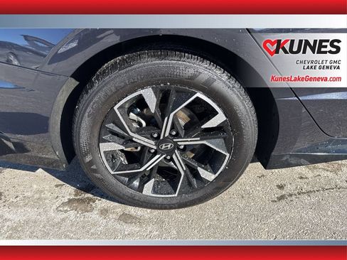 Used 2025 Hyundai Sonata SEL FWD image 12