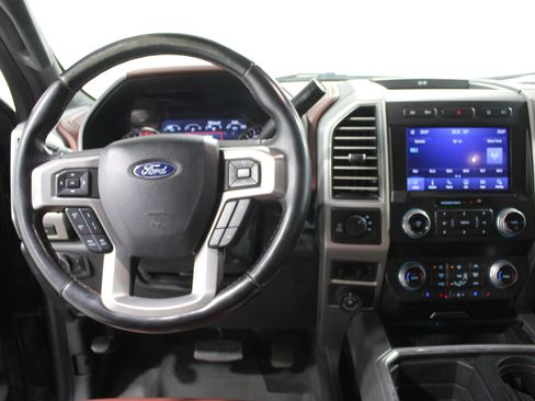 Used 2021 Ford F250 Platinum image 2