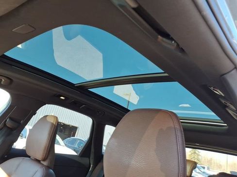 Used 2023 Volvo XC60 B5 Plus image 13