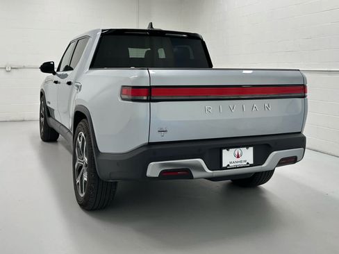 Used 2025 Rivian R1T Adventure Dual AWD/4WD image 8