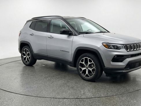 Used 2025 Jeep Compass Limited image 1