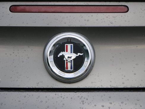 Used 2011 Ford Mustang Premium w/ 202A Rapid Spec Order Code RWD image 5