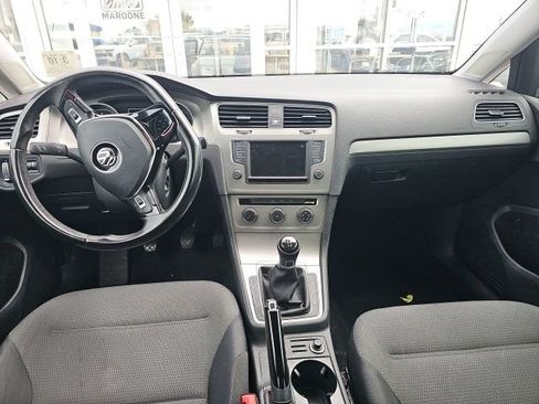 Used 2017 Volkswagen Golf S FWD image 10