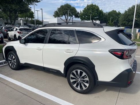 Certified 2025 Subaru Outback Limited AWD/4WD image 4