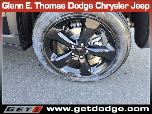 New 2025 Jeep Grand Cherokee Altitude image 7