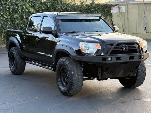Used 2013 Toyota Tacoma 4x4 Double Cab w/ SR5 Pkg image 2