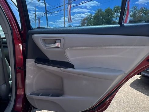 Used 2017 Toyota Camry XLE FWD image 14