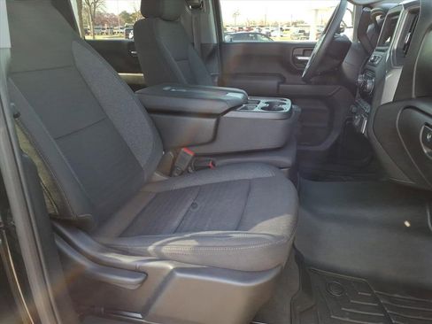 Used 2024 Chevrolet Silverado 2500 Custom w/ Custom Value Package image 16