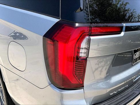 Used 2025 GMC Yukon XL Denali Ultimate AWD/4WD image 36