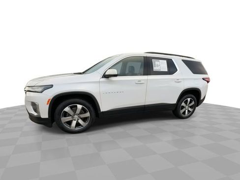 Certified 2022 Chevrolet Traverse LT w/ LT Premium Package image 4