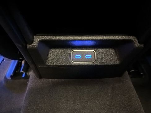 Used 2025 Mercedes-Benz GLE 53 AMG 4MATIC w/ Acoustic Comfort Package image 35