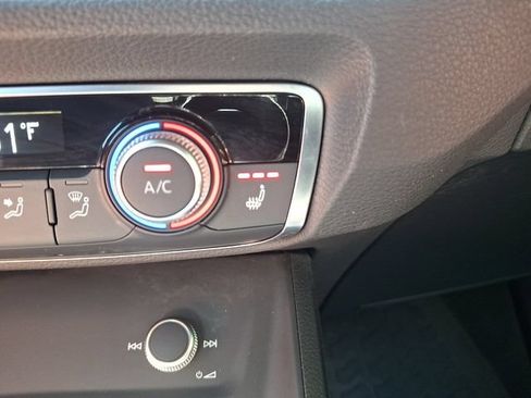 Used 2023 Audi Q3 2.0T Premium AWD/4WD image 35