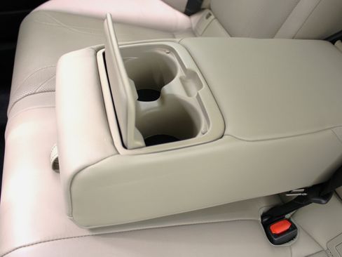 Used 2019 Lexus ES 300h Luxury image 40