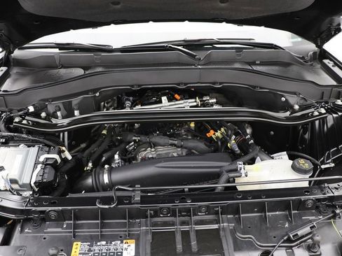 Used 2025 Ford Explorer ST-Line w/ ST-Line Street Pack image 29