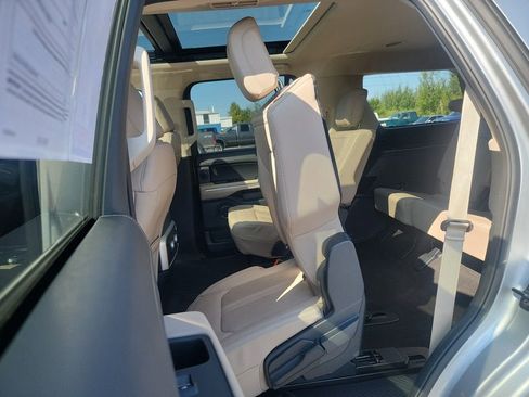 Used 2023 Ford Expedition Limited image 36