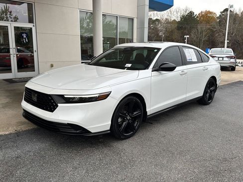 Used 2024 Honda Accord Sport image 2