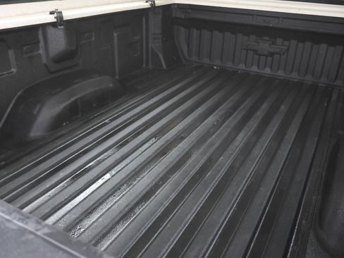 Used 2024 Chevrolet Silverado 2500 LT w/ Midnight Edition image 5