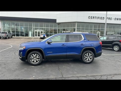 Used 2023 GMC Acadia SLE w/ Driver Convenience Package image 5