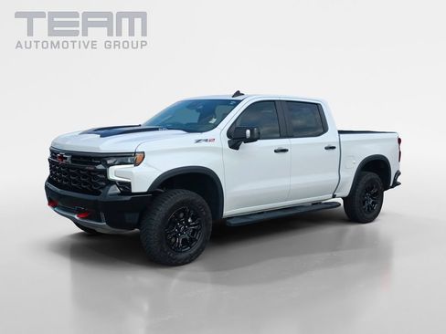 Used 2025 Chevrolet Silverado 1500 ZR2 w/ Technology Package AWD/4WD image 3