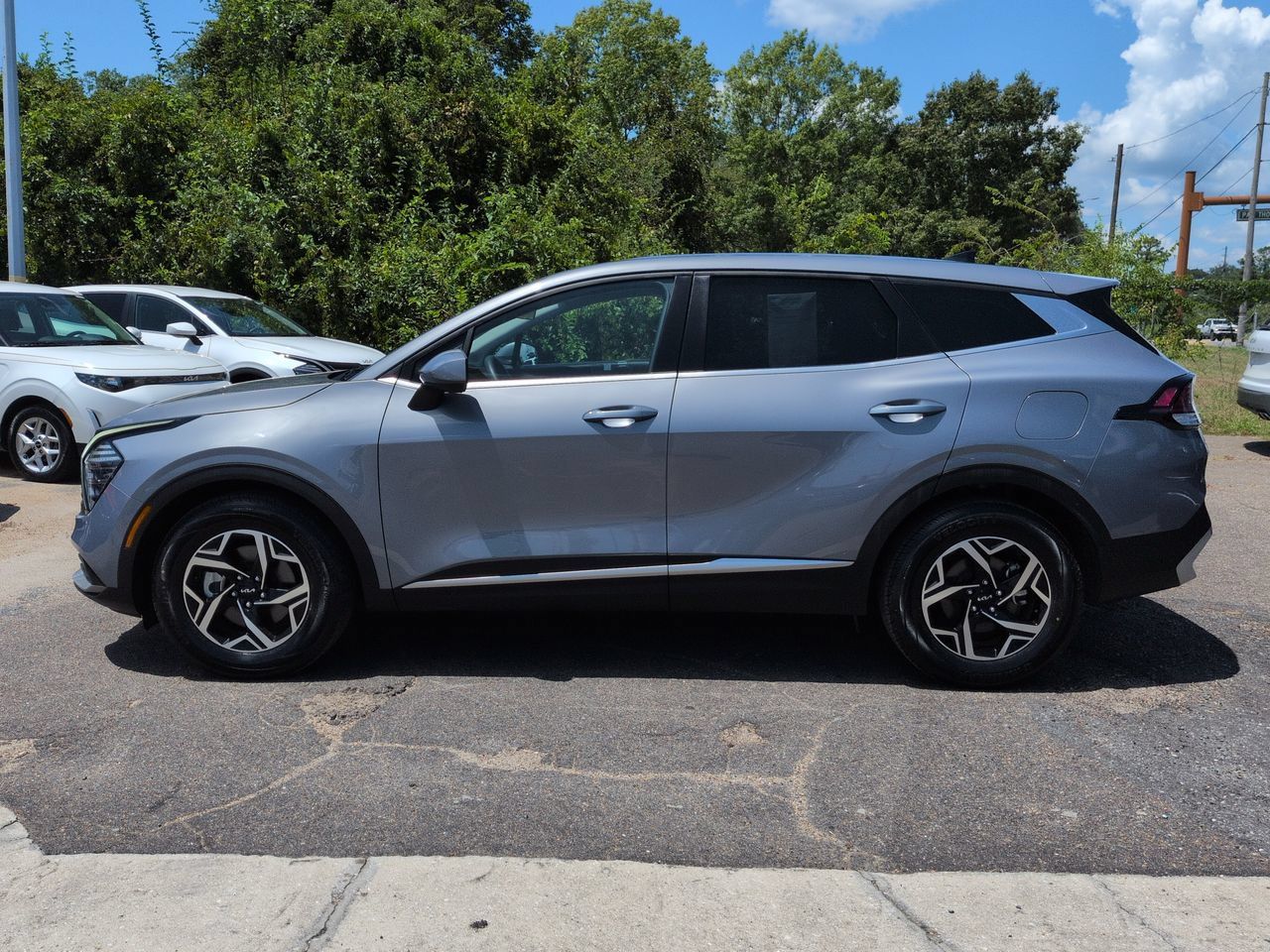 Certified 2025 Kia Sportage LX FWD image 8