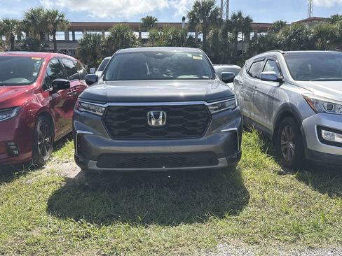Used 2025 Honda Pilot EX-L image 2