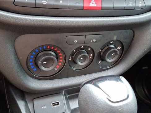 Used 2022 RAM ProMaster City Base image 19