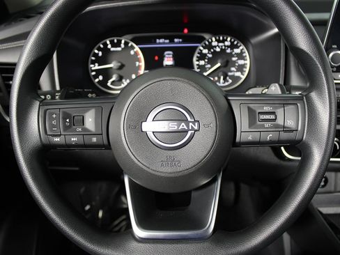 Used 2024 Nissan Rogue S FWD image 10