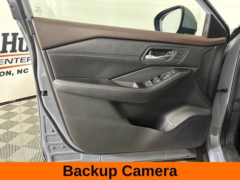 Used 2023 Nissan Rogue SL AWD/4WD image 11