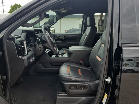 Used 2023 GMC Sierra 1500 AT4 w/ Technology Package AWD/4WD image 15