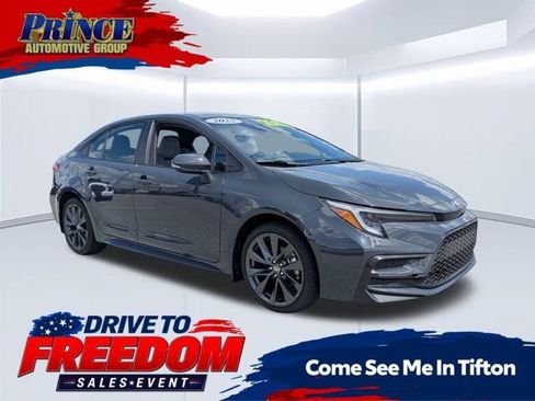 Used 2025 Toyota Corolla SE FWD image 1