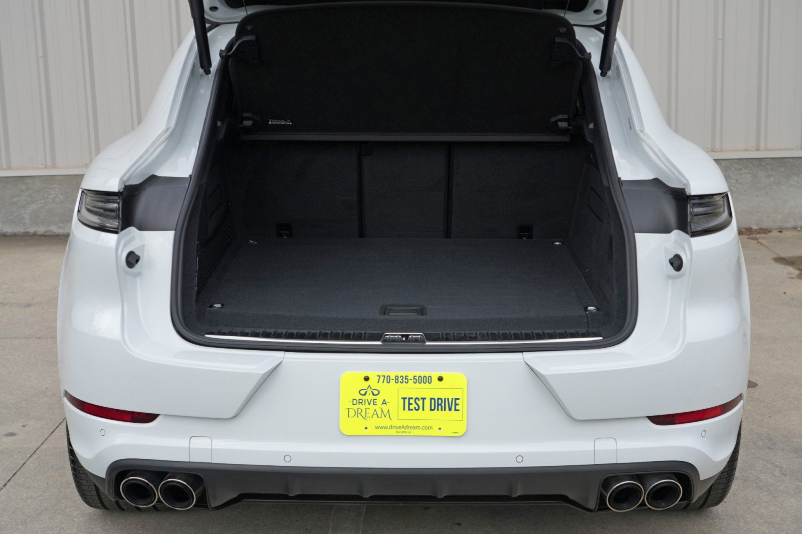 Used 2024 Porsche Cayenne Turbo AWD/4WD image 10