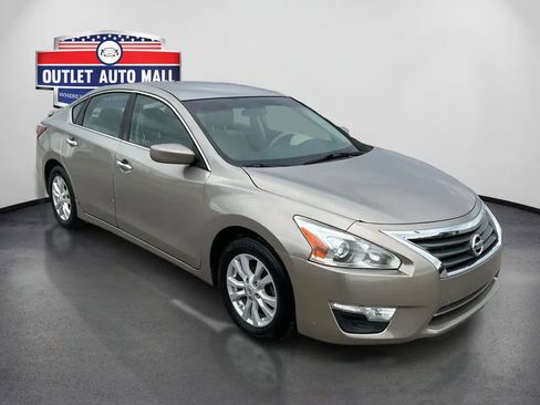 Used 2014 Nissan Altima 2.5 S w/ Sport Value Package FWD image 1