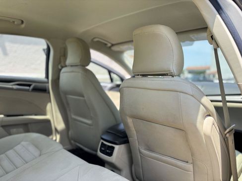 Used 2015 Ford Fusion SE FWD image 8