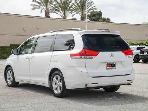 Used 2012 Toyota Sienna LE FWD image 7