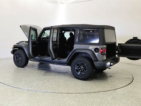 Used 2022 Jeep Wrangler Unlimited Sport AWD/4WD image 11
