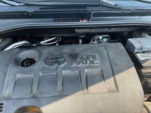Used 2018 Toyota C-HR XLE FWD image 29
