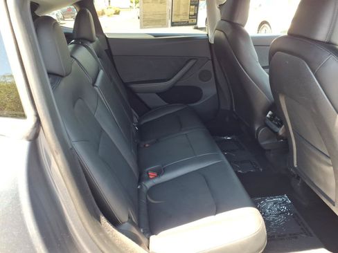 Used 2023 Tesla Model Y AWD image 13