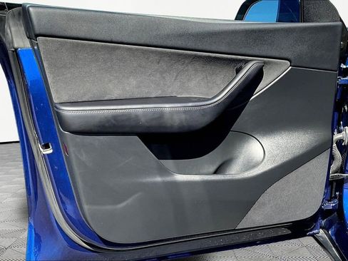 Used 2022 Tesla Model Y Performance image 21